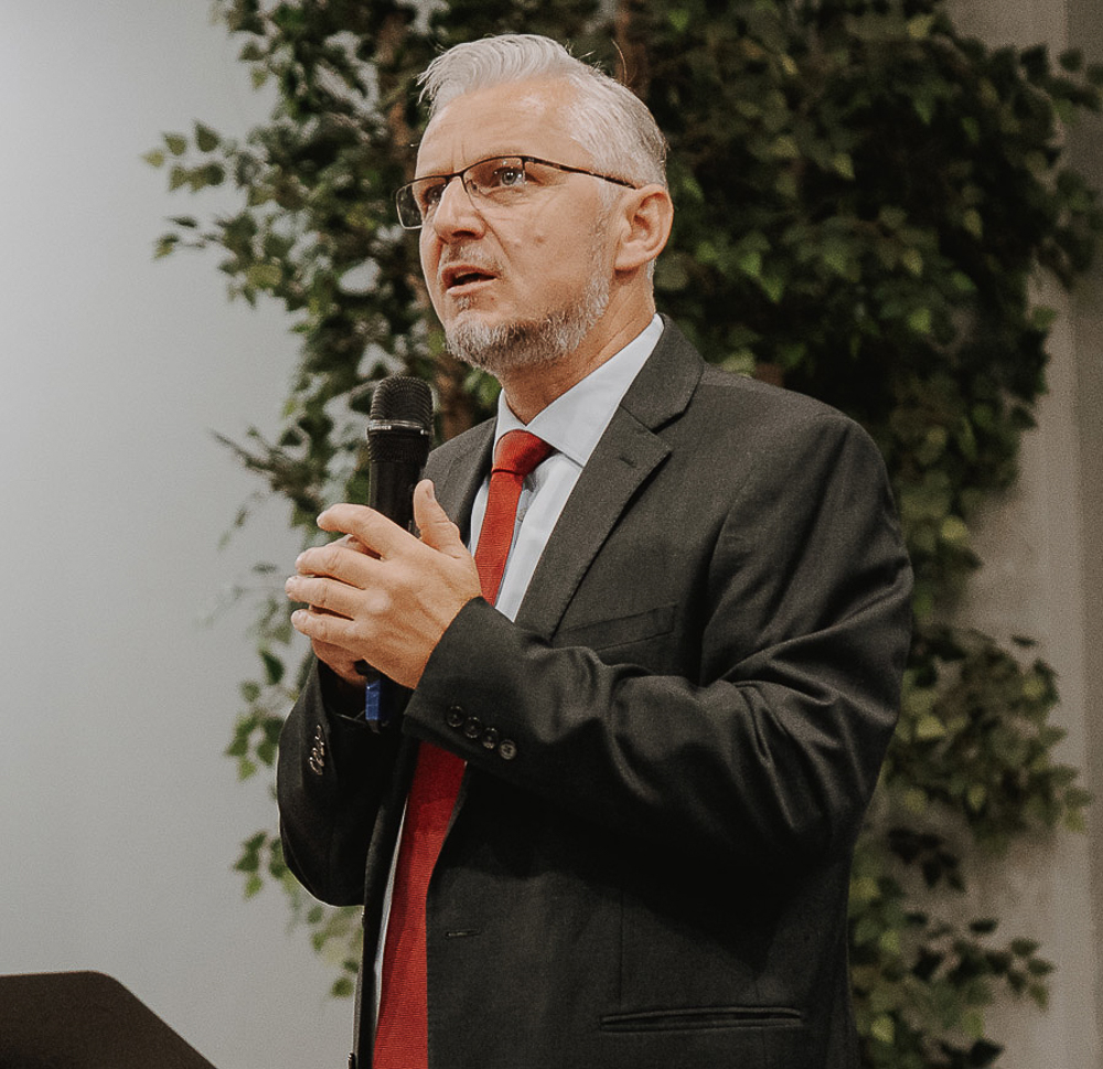 Adrian Olariu, Senior Pastor